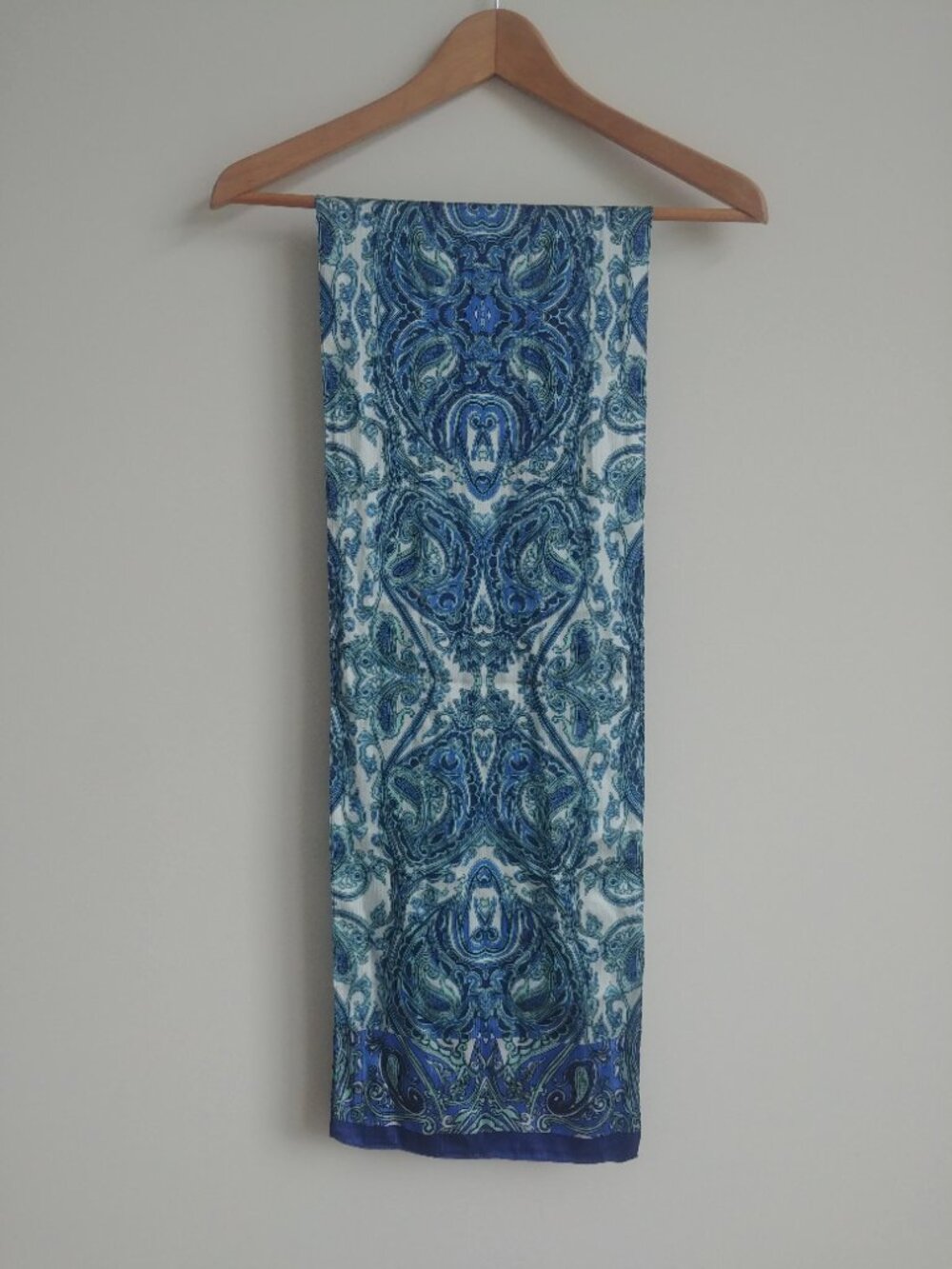Silky lightweight rectangle neck scarf blue and white patterned